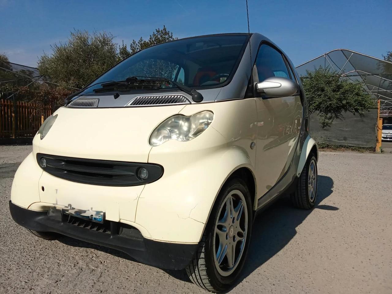 Smart 700 city-coupé pure (45 kW)