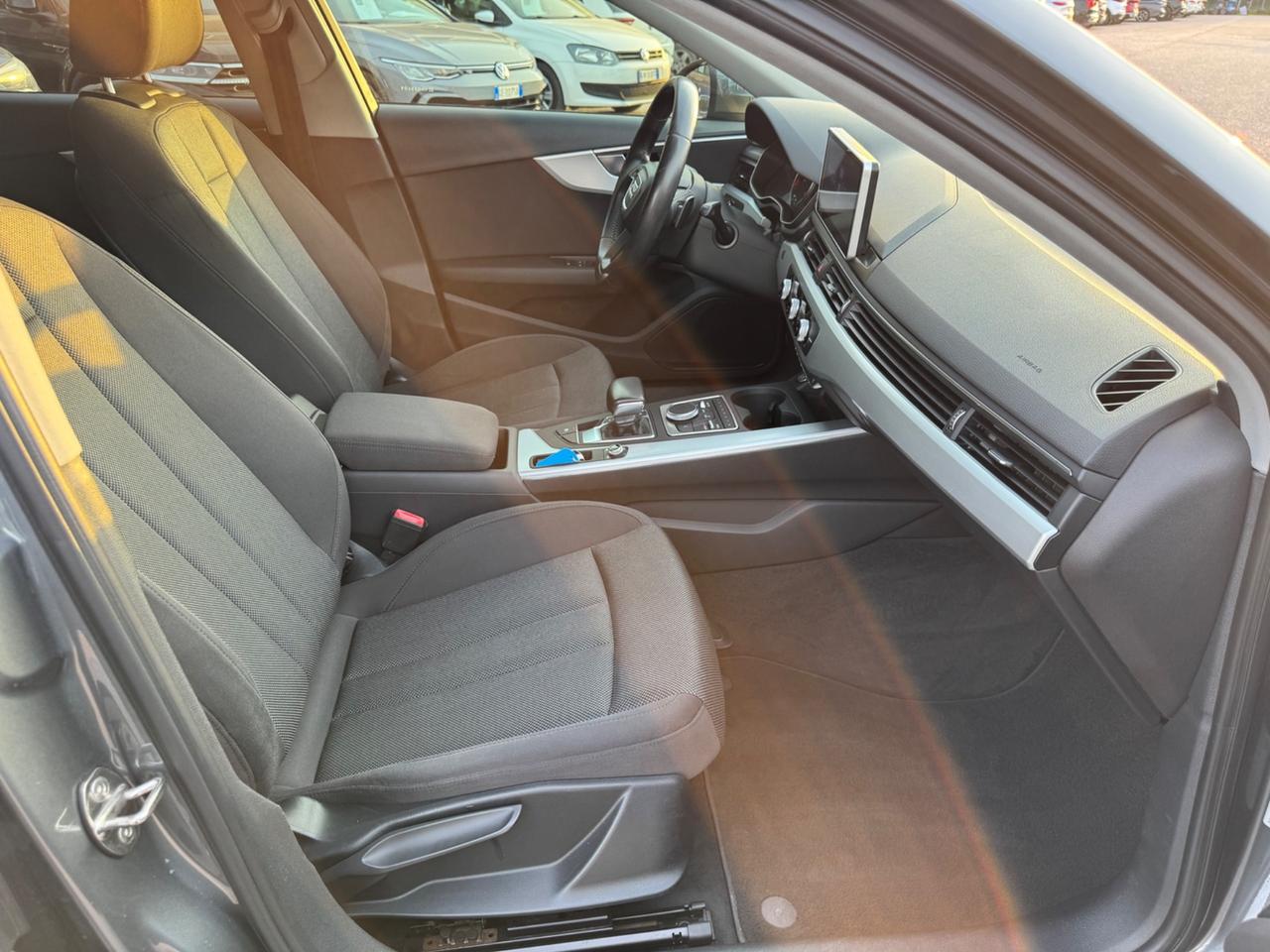 Audi A4 Avant 2.0 TDI 122 CV S tronic Sport Neopatentati