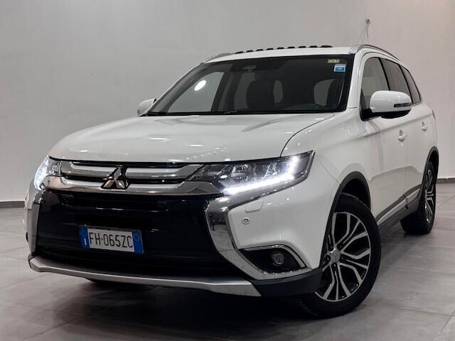 Mitsubishi Outlander 2.2 DI-D 4WD Instyle Plus SDA 7 posti
