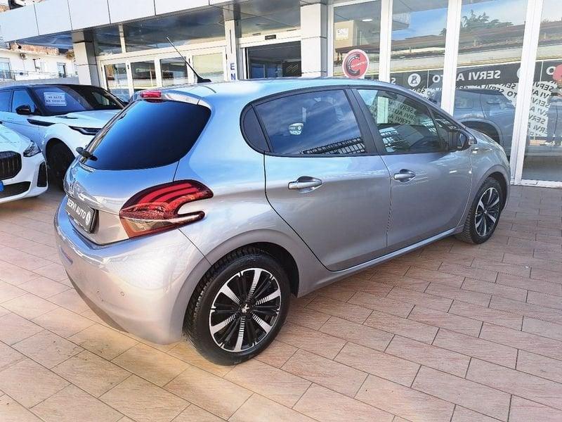 Peugeot 208 PureTech 82 5 porte Signature