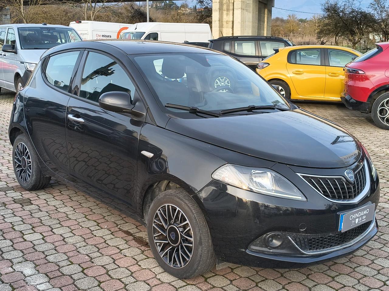 Lancia Ypsilon 1.0 FireFly 5 porte S&S Hybrid Platino