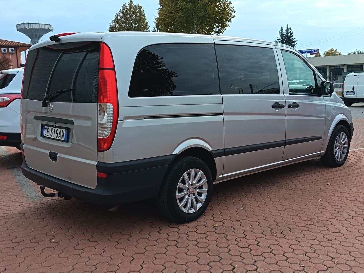 Mercedes Vito 111 cdi compact 8 sedili e gancio traino