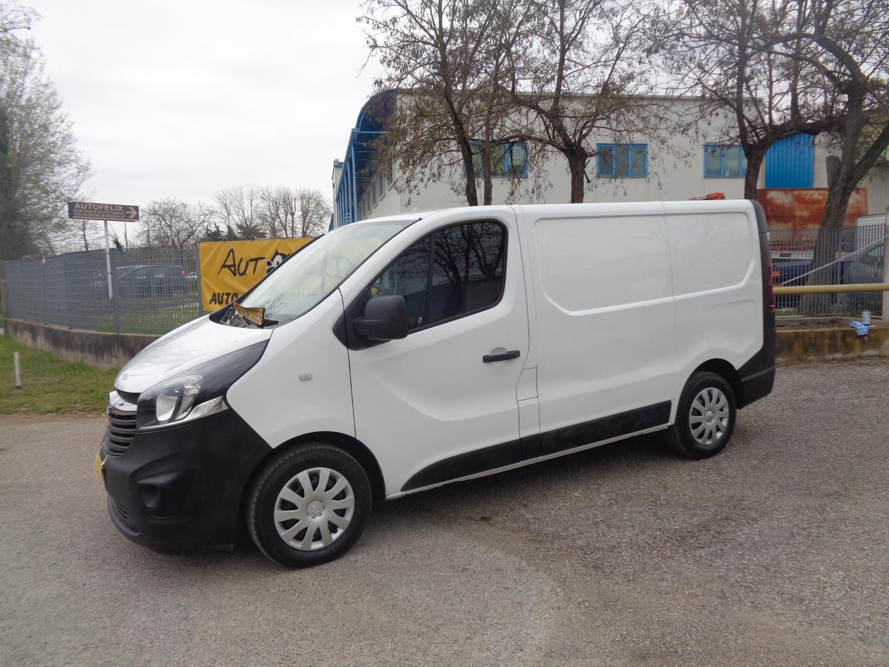 Vivaro 1.6 BiTurbo friziobne e volano km0 garz 12 mesi