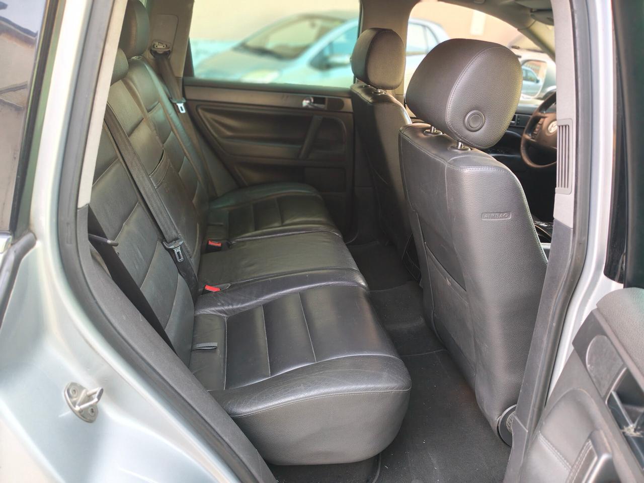 Volkswagen Touareg 2.5 R5 TDI Tip Exclusive