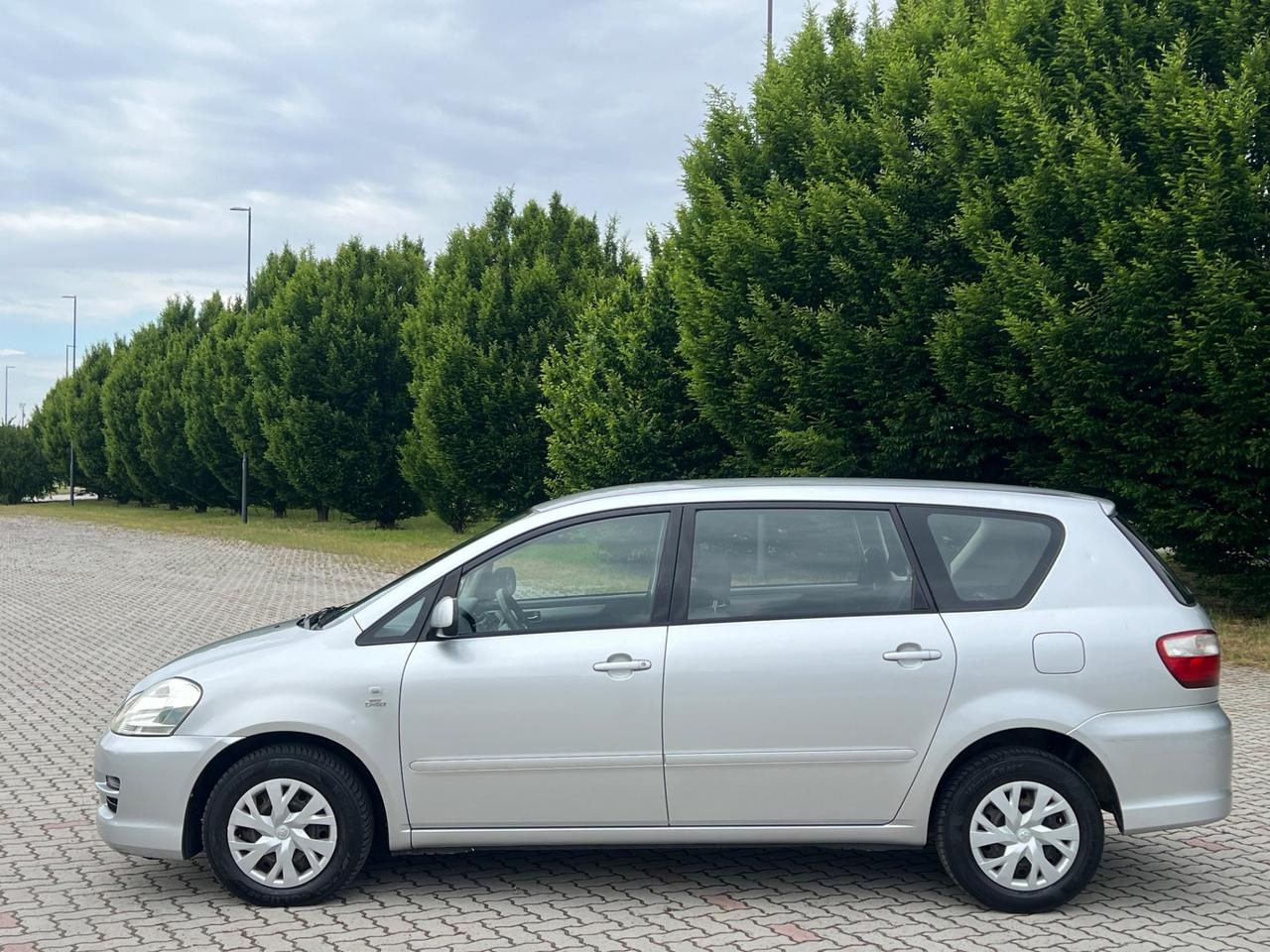 Toyota Avensis 2.0 D-4D 16V Station Wagon