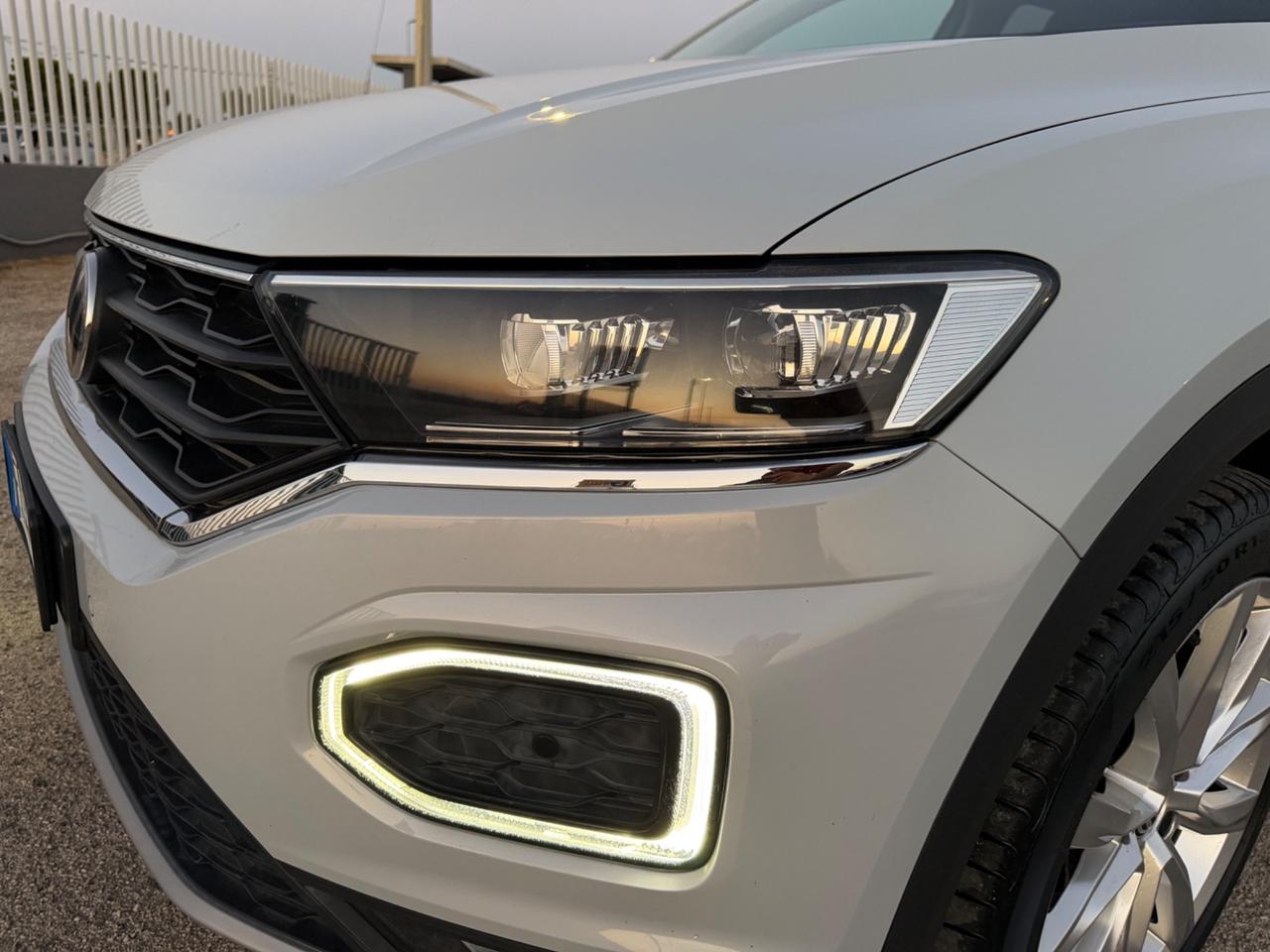VOLKSWAGEN T-ROC 2.0 TDI 150 DSG 4MOTION TETTO