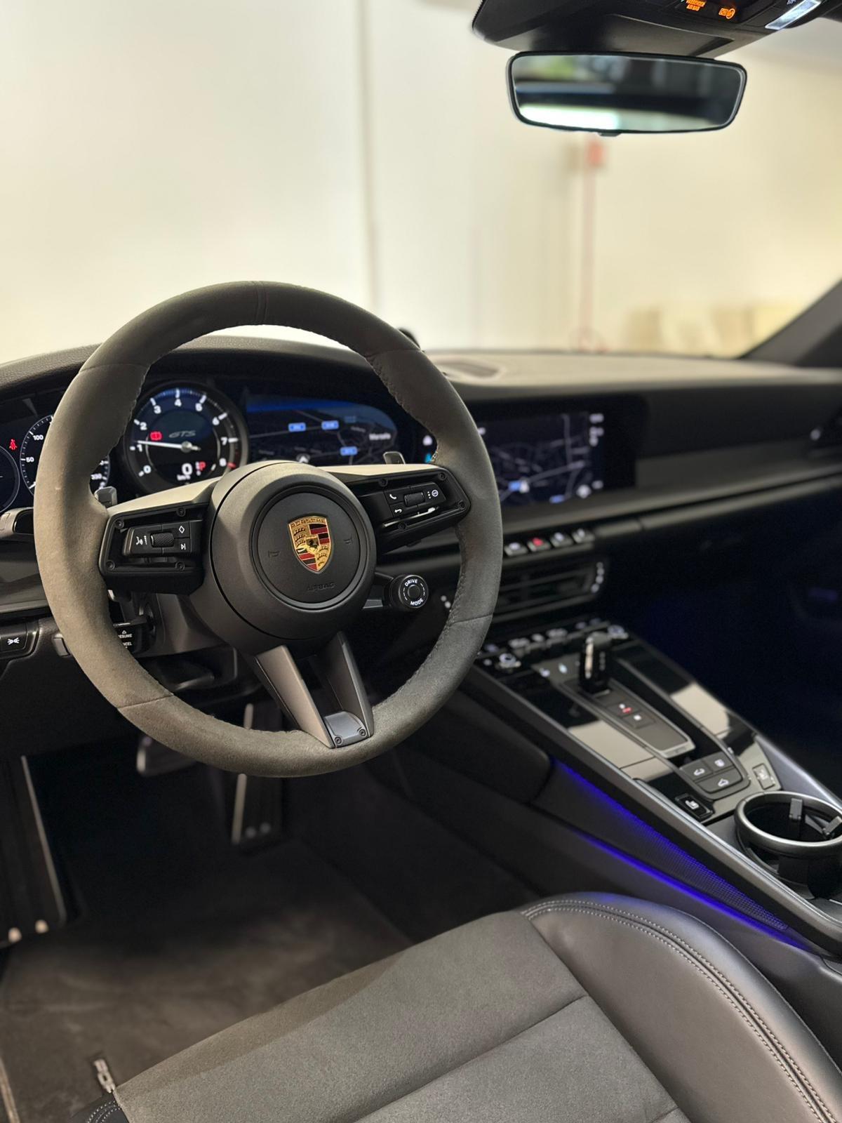 Porsche 911 Carrera 4 GTS
