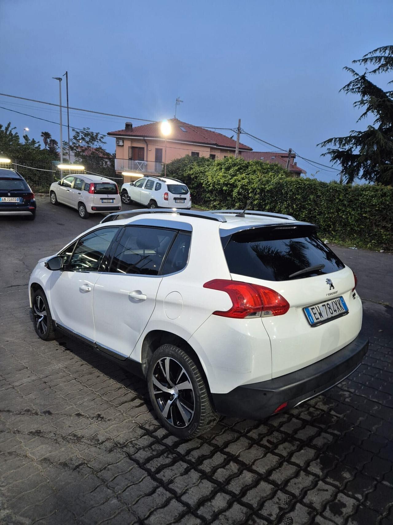 Peugeot 2008 BlueHDi 100 S&S Allure