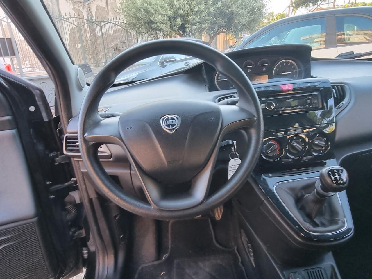 Lancia Ypsilon 1.2 69 CV 5 porte