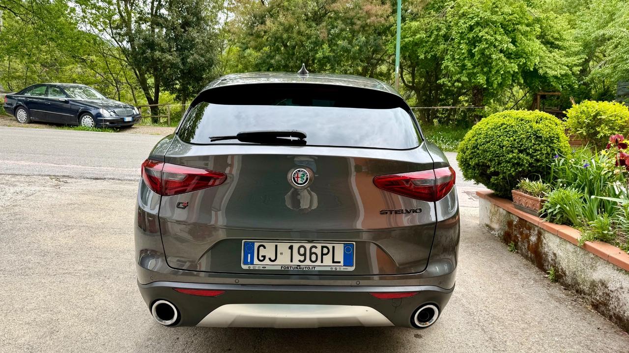 Alfa Romeo Stelvio 2.2 Turbodiesel 190 CV AT8 Q4 Executive