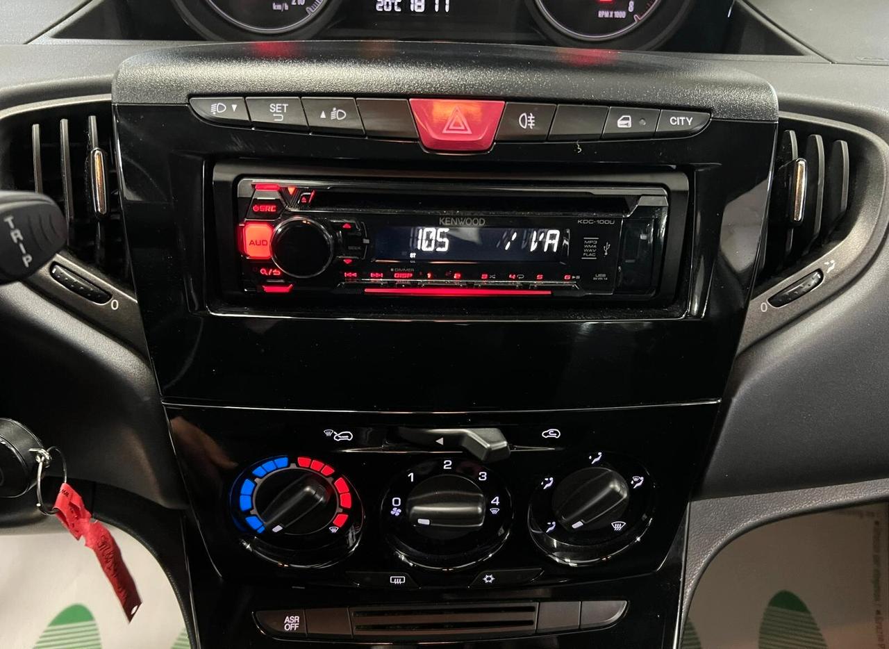 Lancia Ypsilon 1.2 69 CV 5 Porte Silver EURO 6