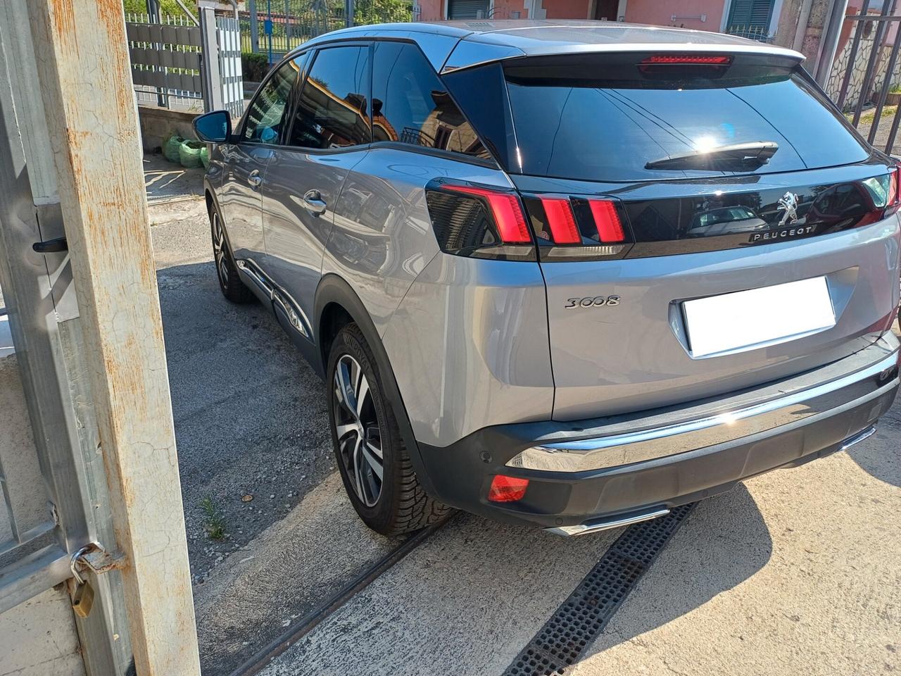 Peugeot 3008 BlueHDi 130 S&S EAT8 Allure