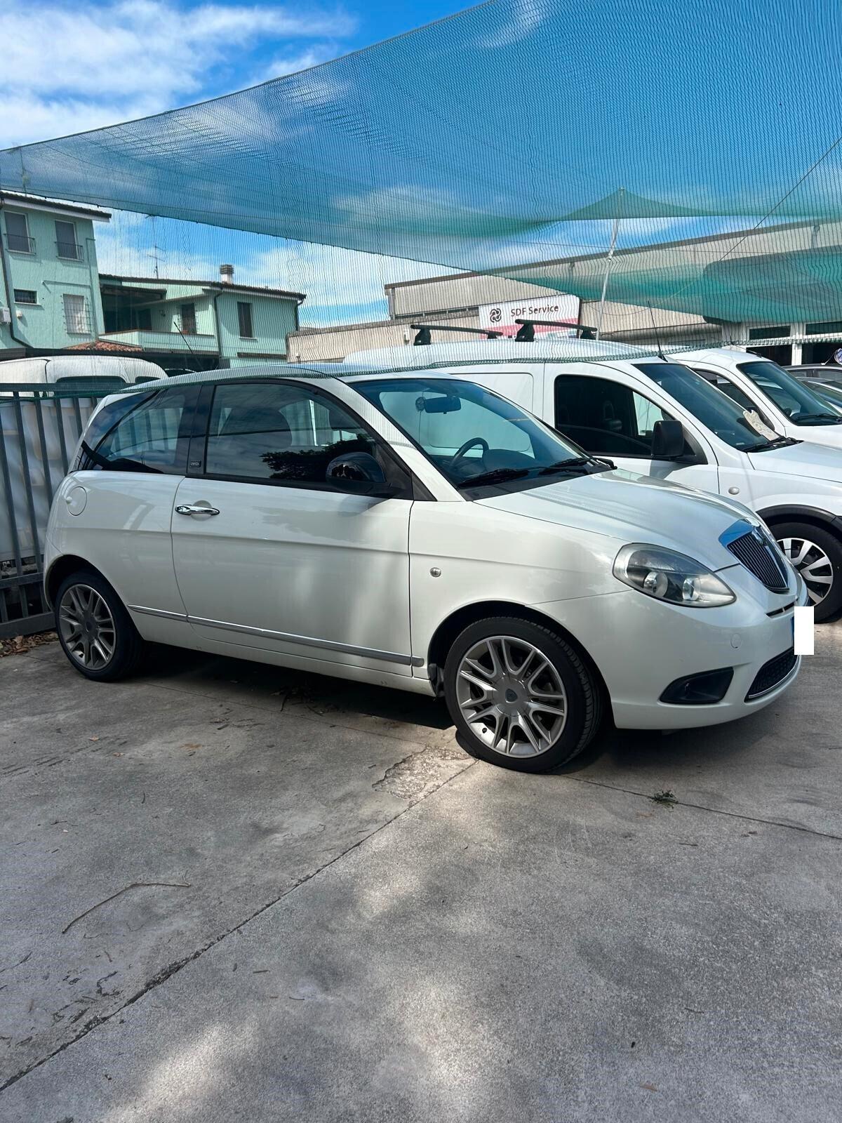 Lancia Ypsilon 1.2 Benzina 69 CV Unyca 3 porte ok neo patentati