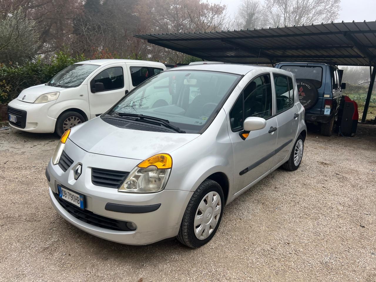 Renault Modus 1.2 16V Saint Tropez
