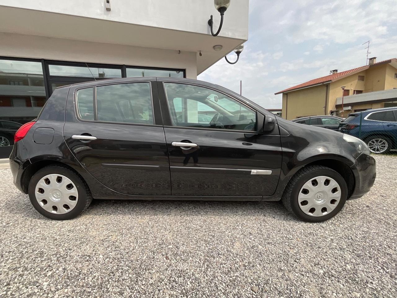 Renault Clio 1.2 16V SporTour Luxe