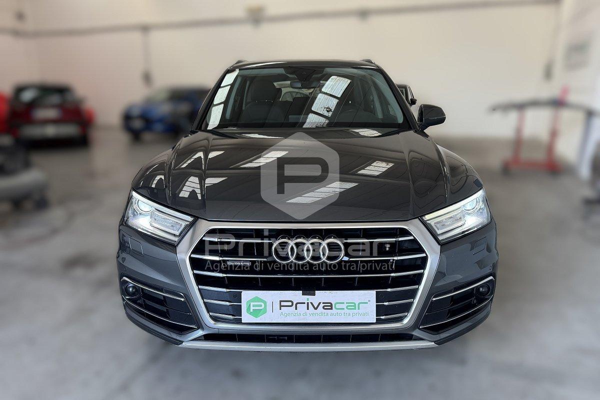 AUDI Q5 40 TDI quattro S tronic Business Design
