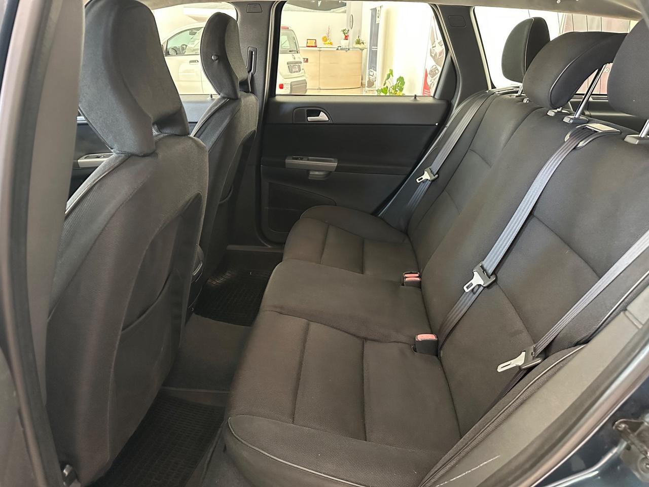 Volvo V50 D2 R-design