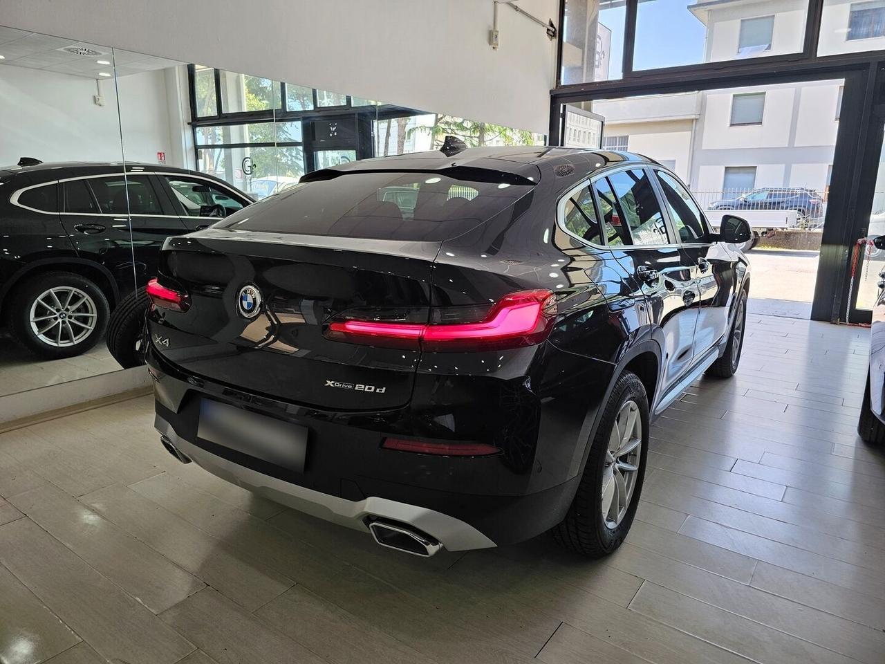 BMW X4 Xdrive 20d mhev Tetto cam Nav PDC Full LED