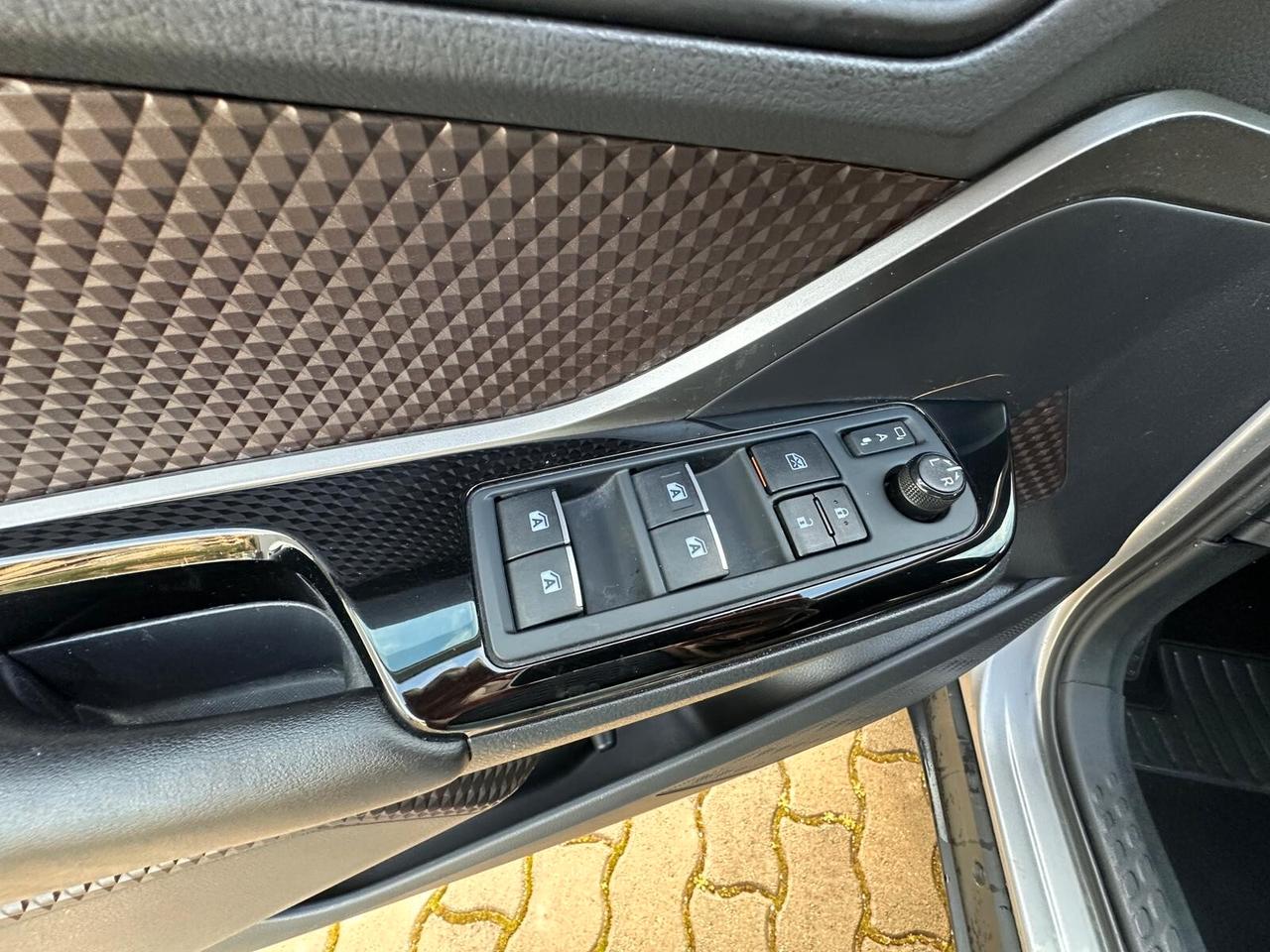 Toyota C-HR 1.8 Hybrid E-CVT Lounge