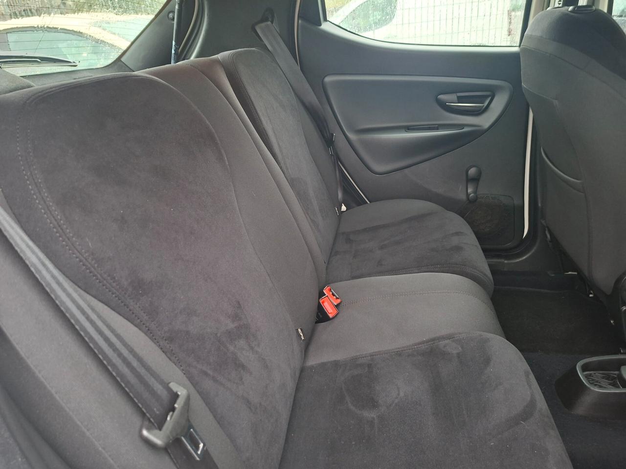 Lancia Ypsilon 0.9 TwinAir 85 CV 5 porte Metano Ecochic Elefantino
