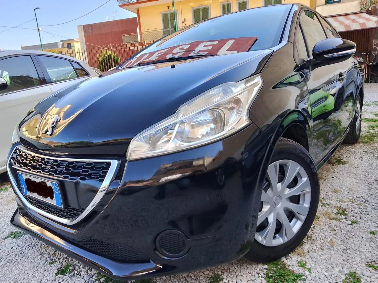Peugeot 208 1.4 HDi 68 CV 5 porte Allure