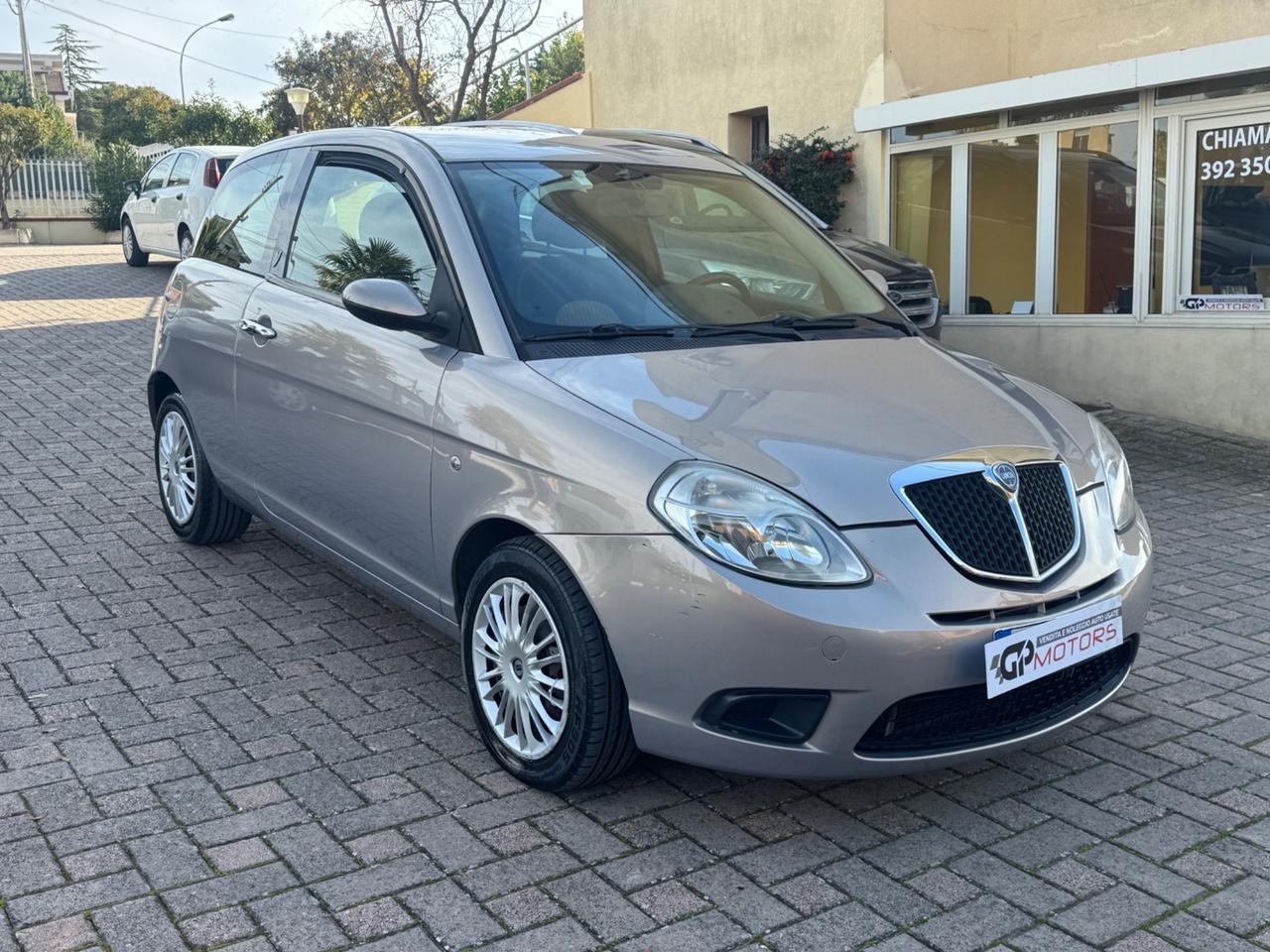 Lancia Ypsilon 1.2 Argento 2900 COMPRESO PASSAGGIO