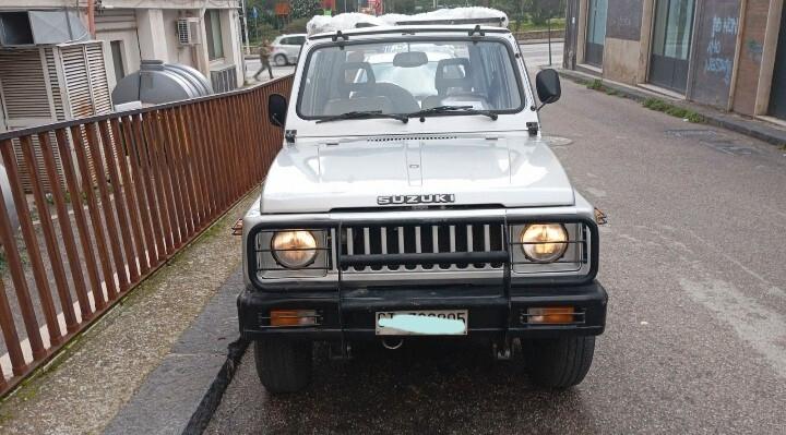 Suzuki SJ 410 SJ410 Cabriolet De Luxe