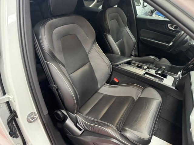 VOLVO XC60 B4 (d) AWD automatico Plus Dark N1 + iva 22%