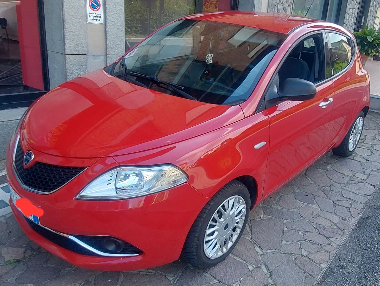 Lancia Ypsilon 1.2 69 CV 5 porte Silver