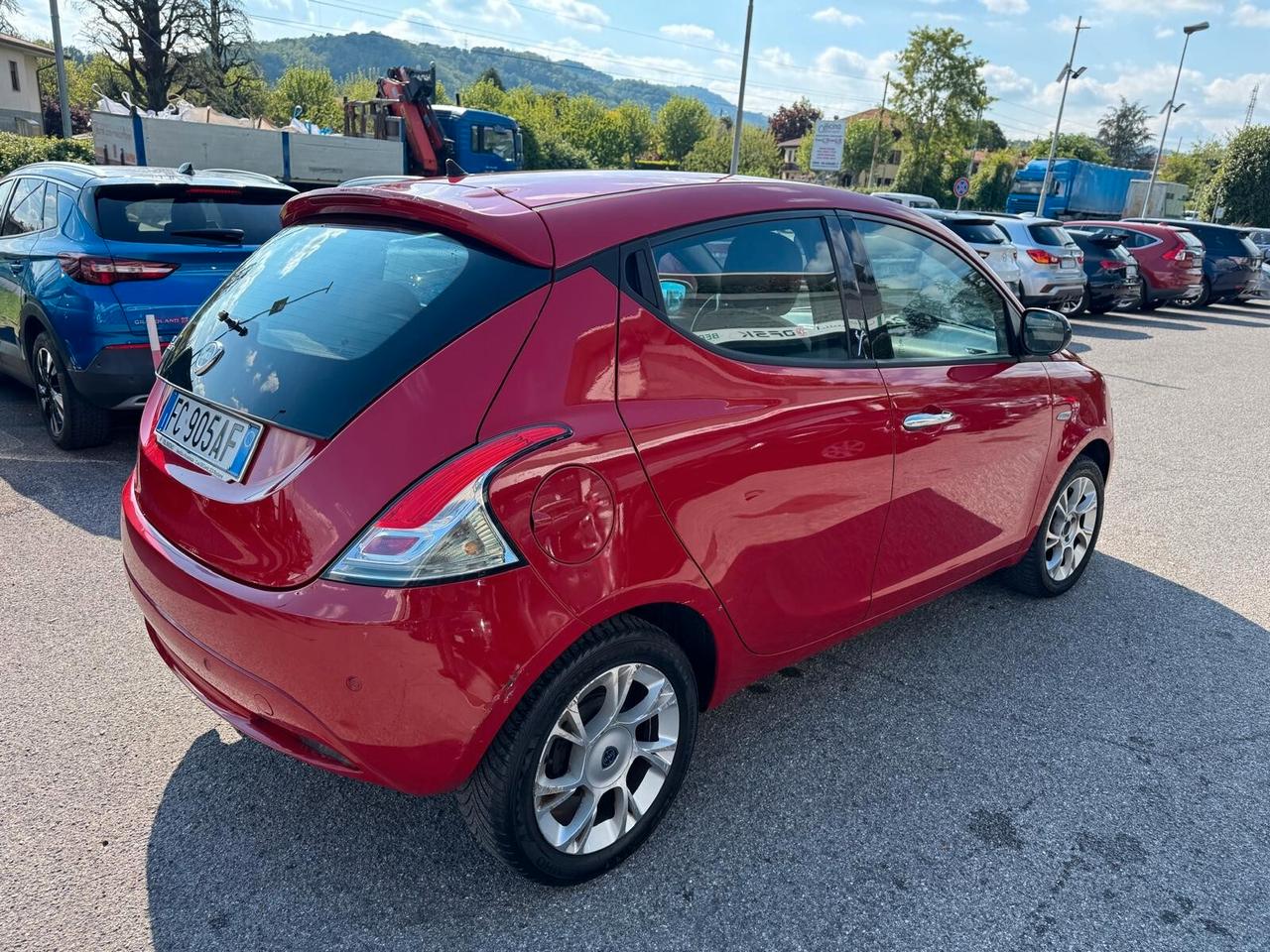 Lancia Ypsilon 1.2 69 CV 5 porte GPL Ecochic Silver