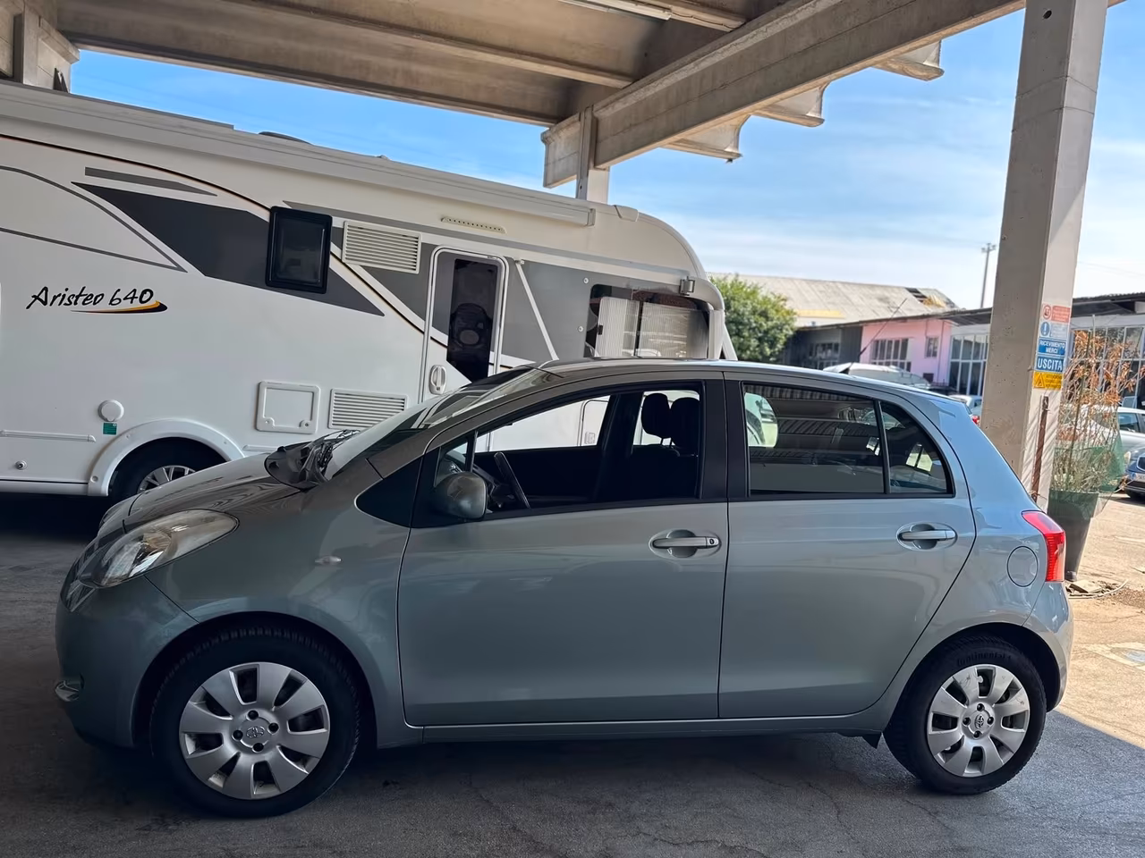 Toyota Yaris 1.0 5 porte