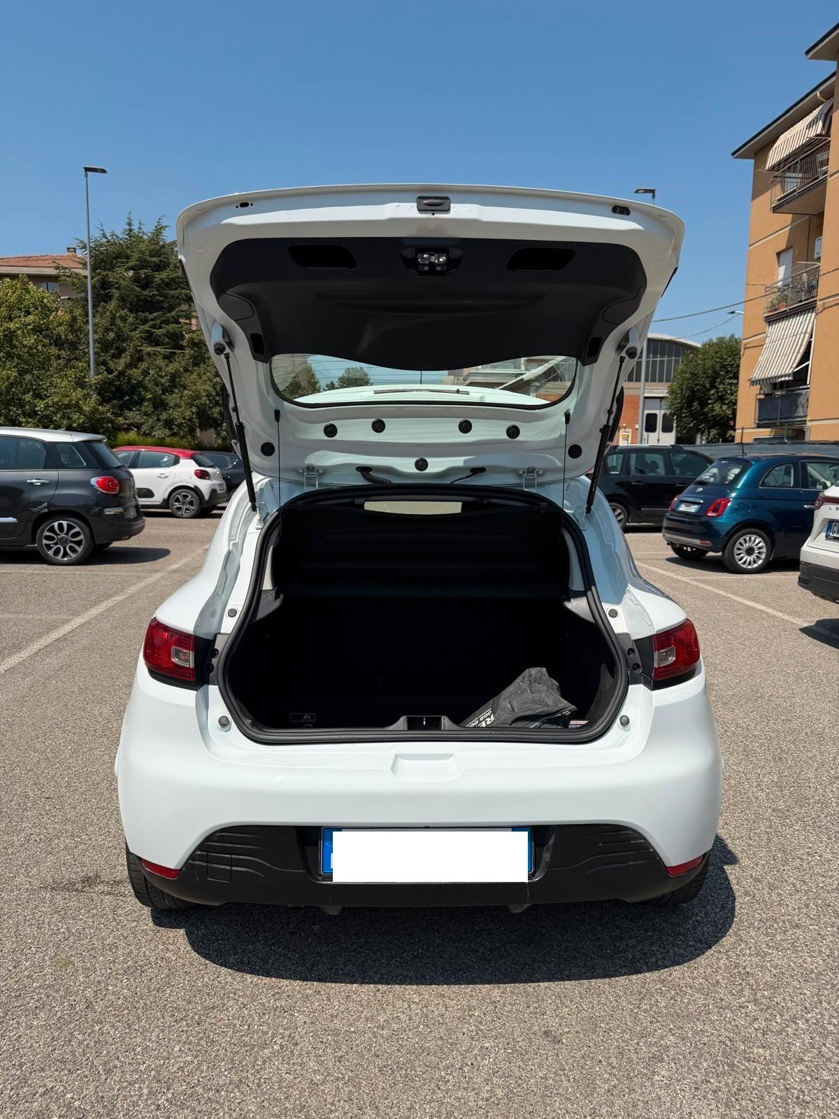 Renault Clio 1.2 - NEOPATENTATI - 12 MESI DI GARANZIA -