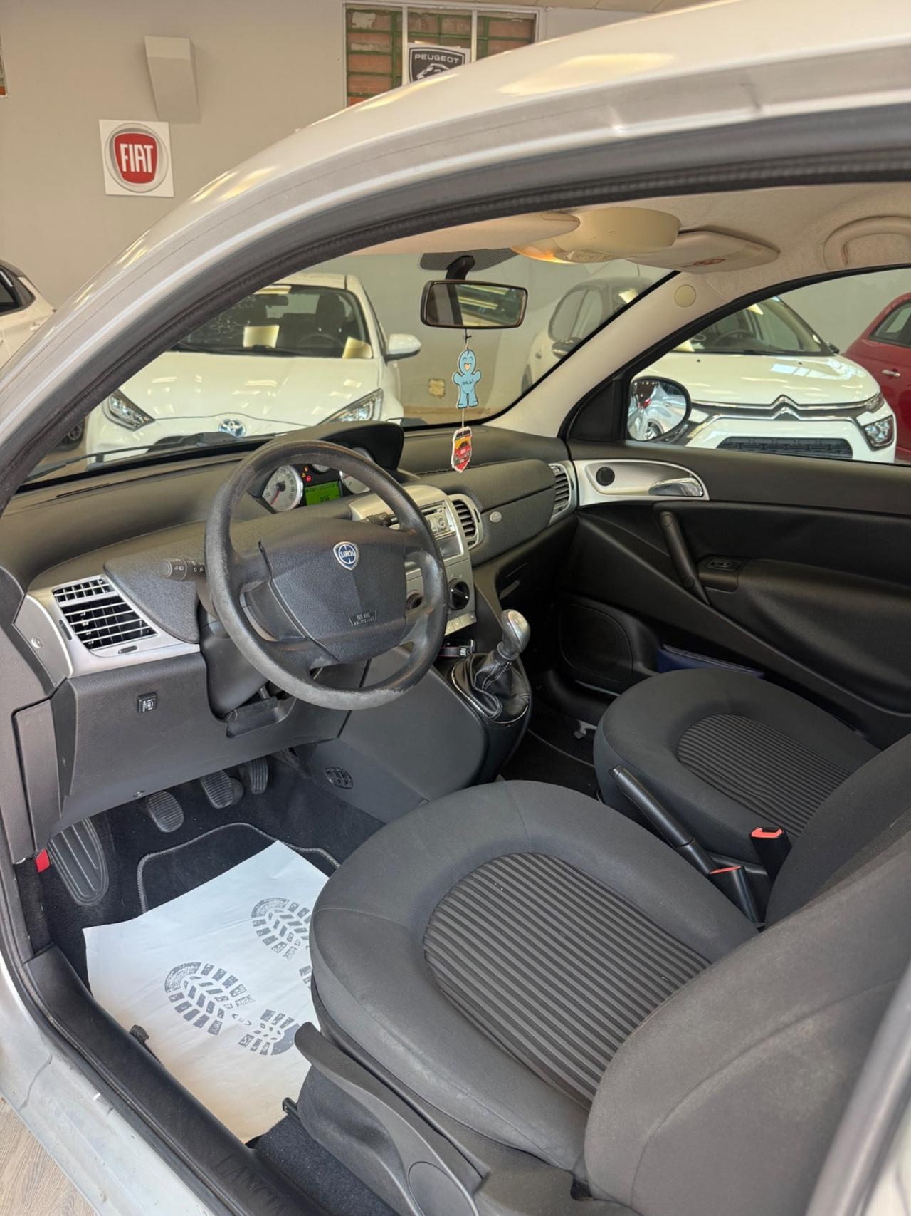 Lancia Ypsilon 1.4 Platino Ecochic GPL
