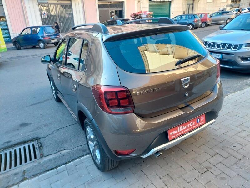 Dacia Sandero Stepway 1.0 TCe 100 CV ECO-G Comfort