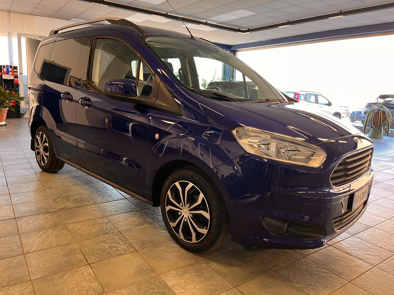 Ford Tourneo Courier 1.0 EcoBoost 100 CV Titanium