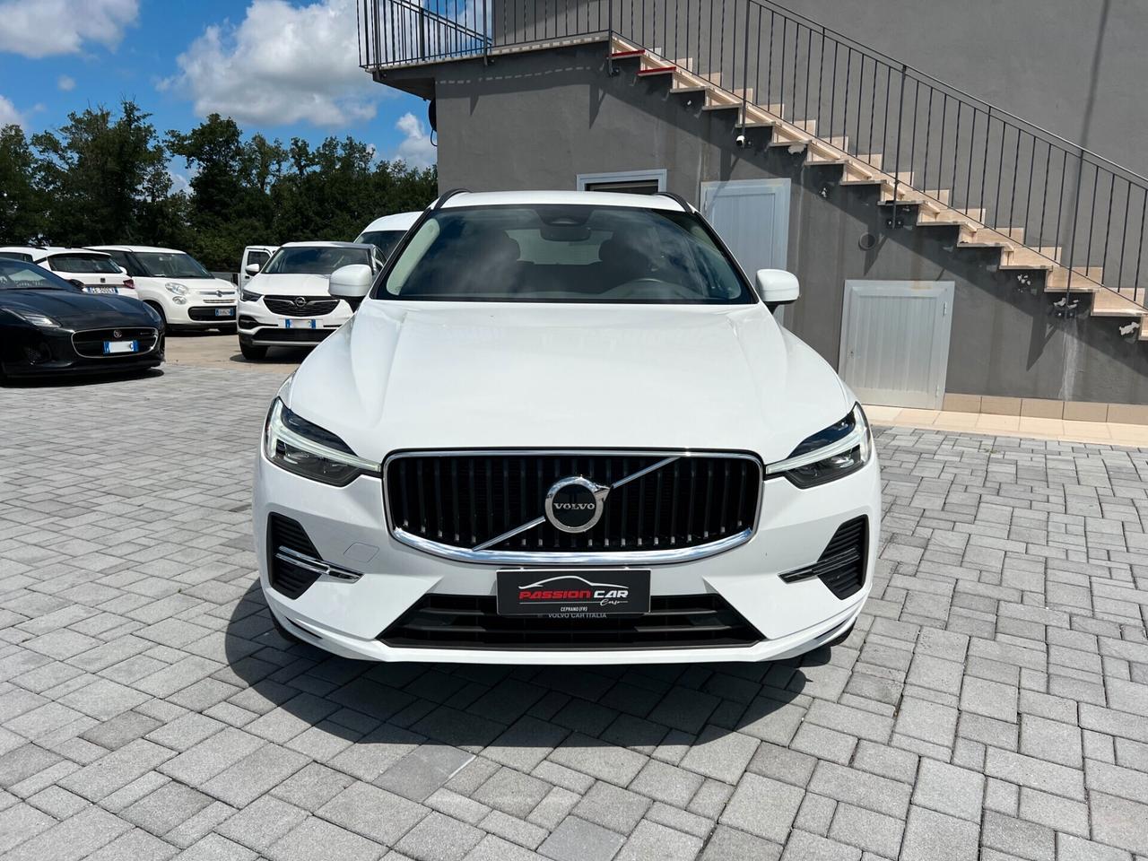 Volvo XC 60 B4 D AWD automatico MOMENTUM - UNIPRO