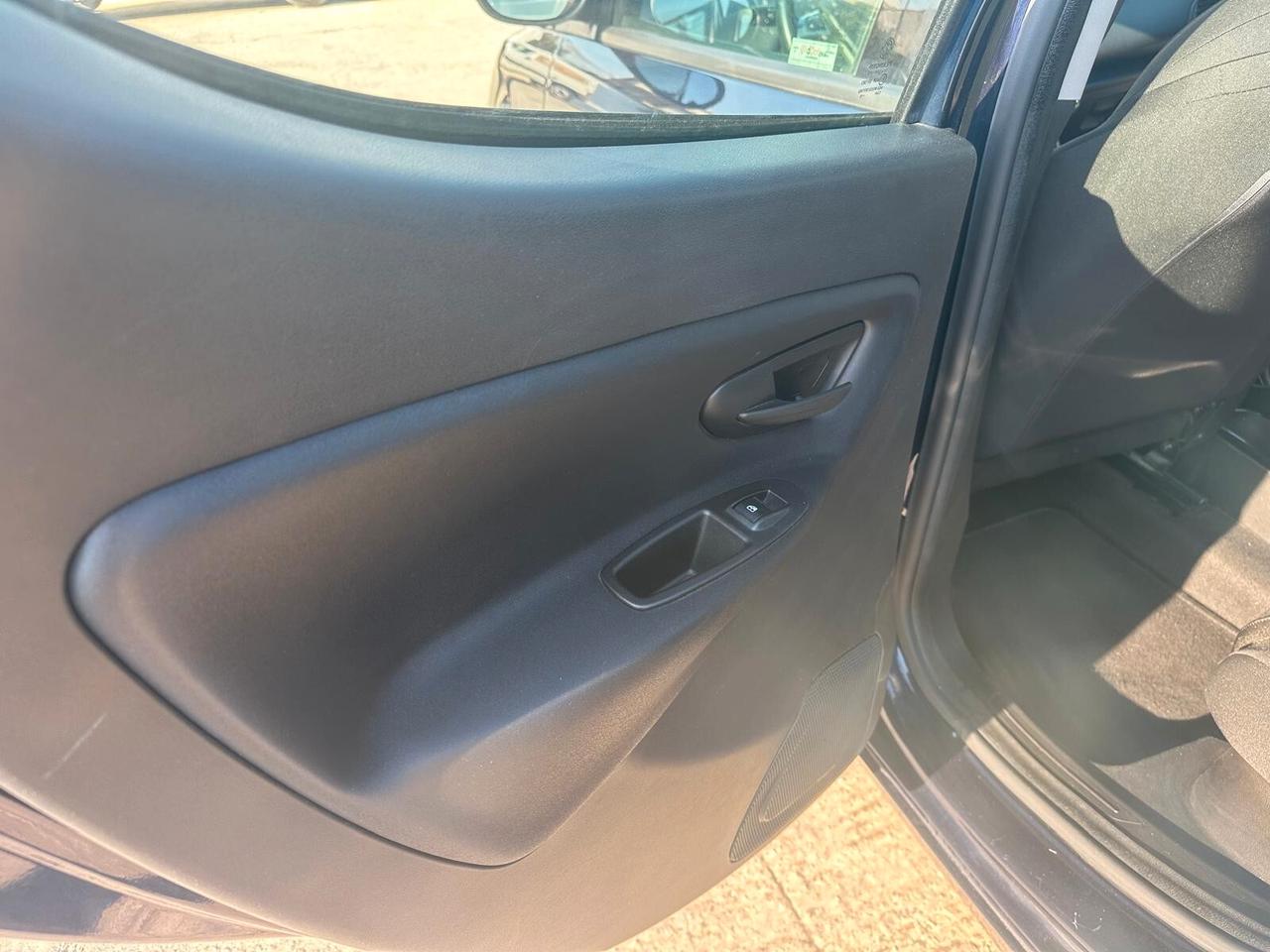 Lancia Ypsilon 1.2 69 CV 5 porte Gold