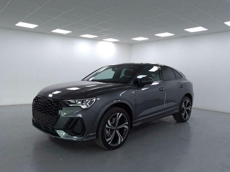 Audi Q3 Sportback 40 2.0 tdi Identity Black quattro 193cv s-tronic