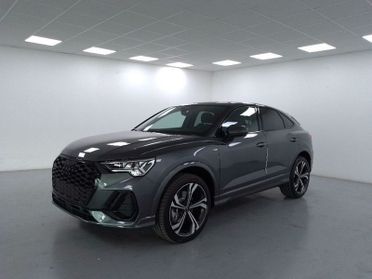 Audi Q3 Sportback 40 2.0 tdi Identity Black quattro 193cv s-tronic