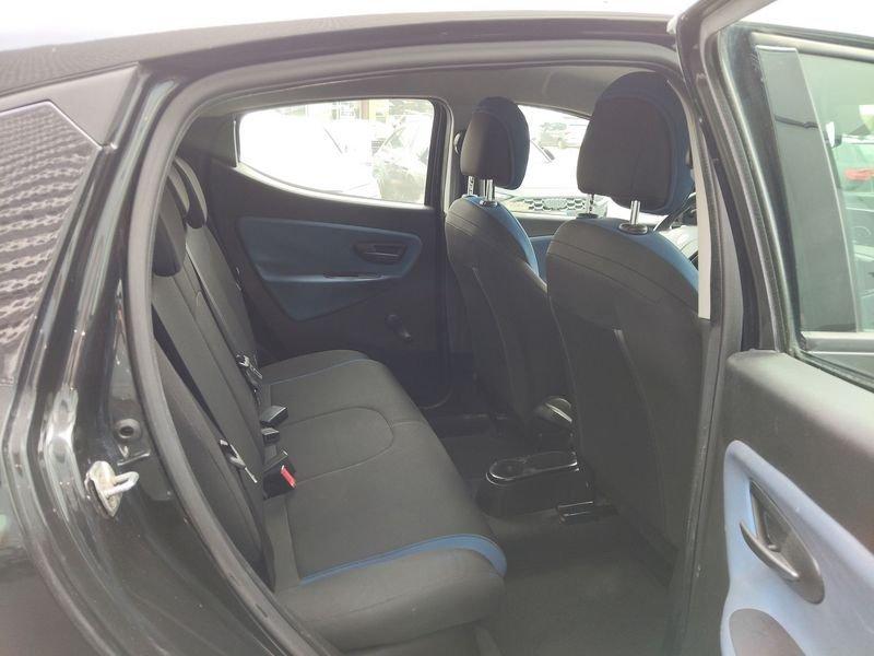 Lancia Ypsilon Ypsilon 1.2 69 CV 5 porte Silver