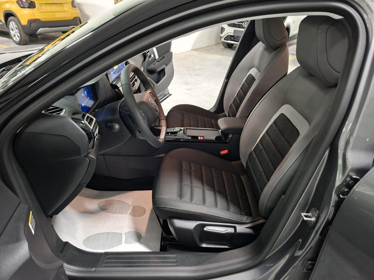 Citroen C4 1.2 PureTech 130CV Plus EAT8 Km. 0 MY'25