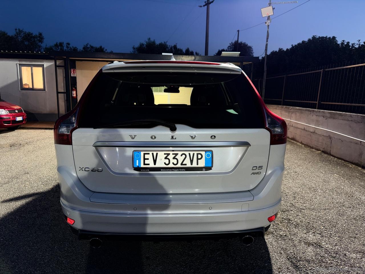 VOLVO XC60 D5 AWD Geartronic R-design Momentum