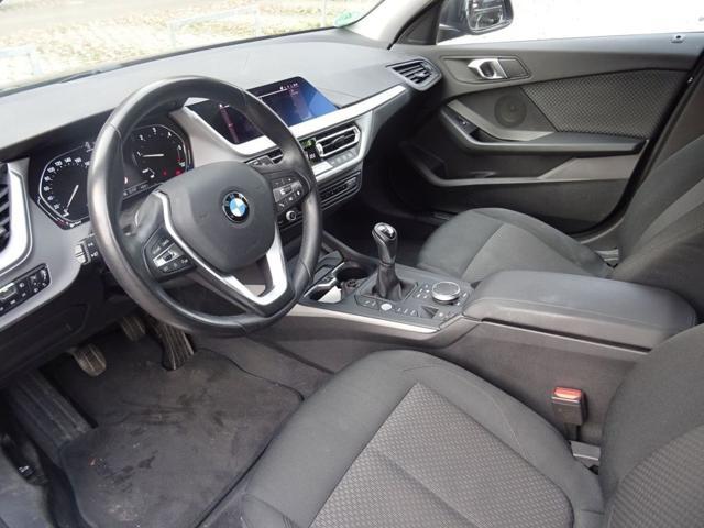 BMW 118 d 5p. Business Advantage CARPLAY