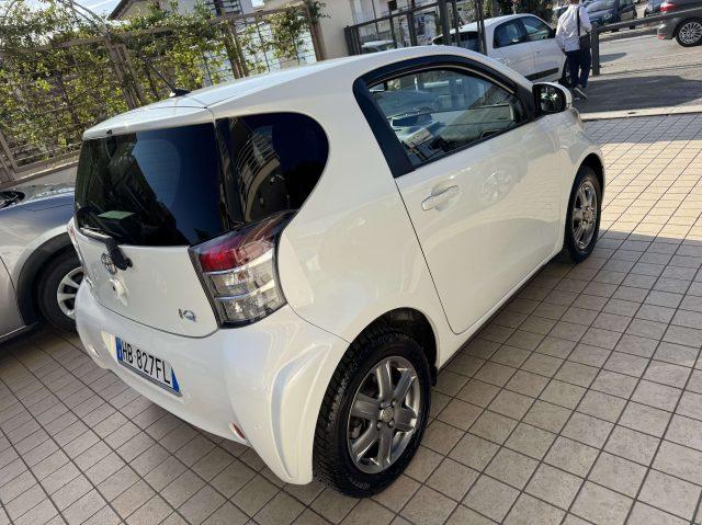 TOYOTA iQ 1.0 Sol cvt