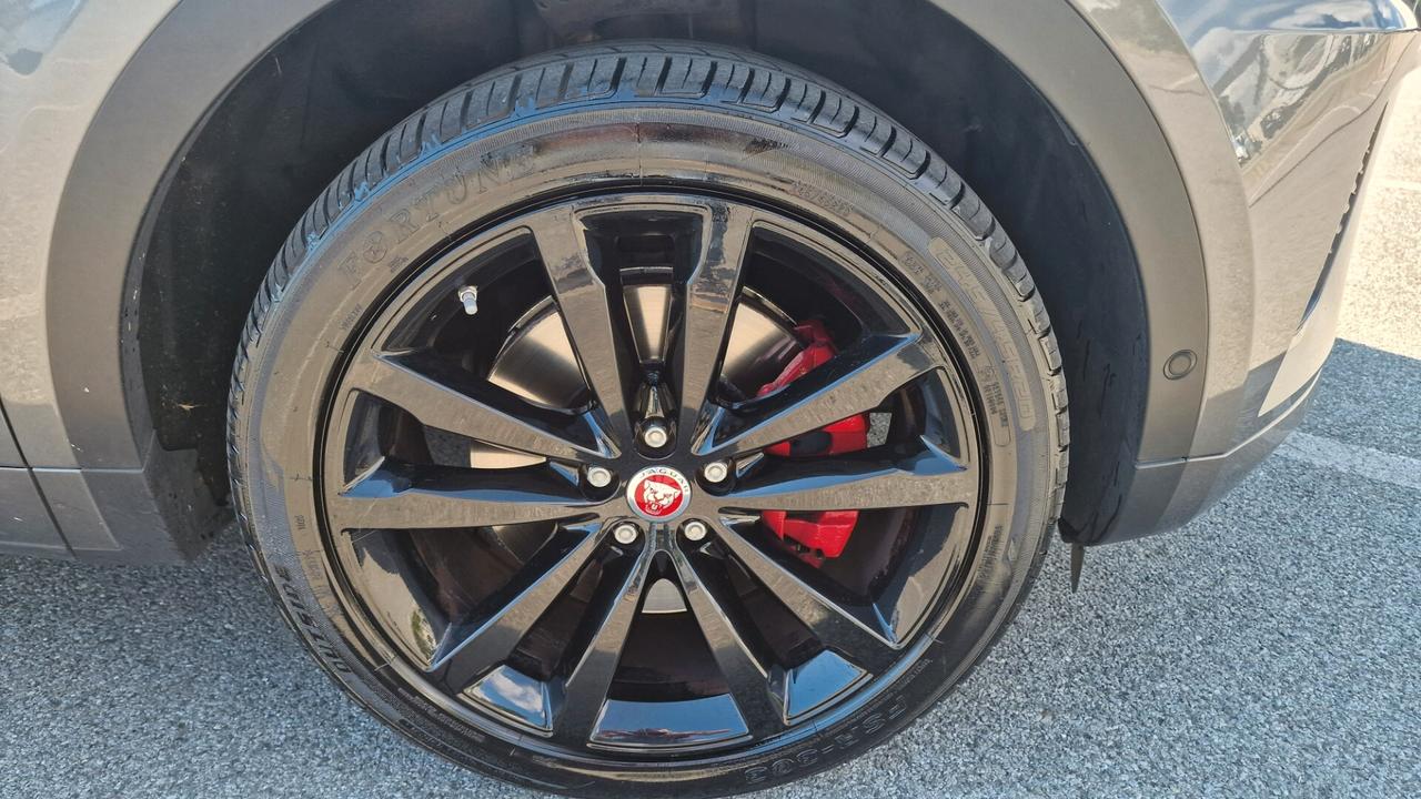 Jaguar E-Pace 2.0D 240 CV AWD aut. R-Dynamic SE