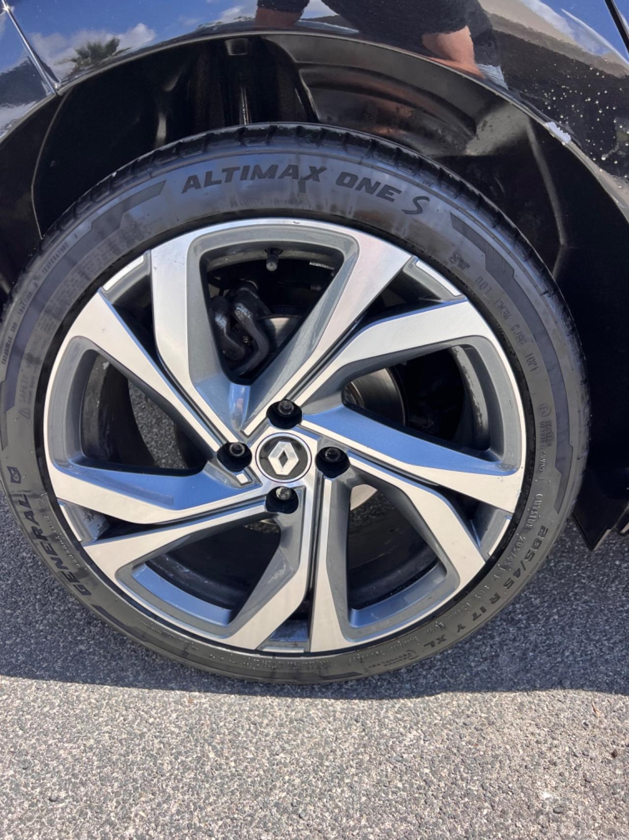 Renault Clio R-Line 1.6 Hybrid 140cv