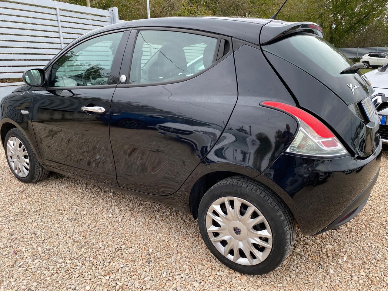 Lancia ypsilon 1.2 GPL gold ecochic 69 CV 51KW