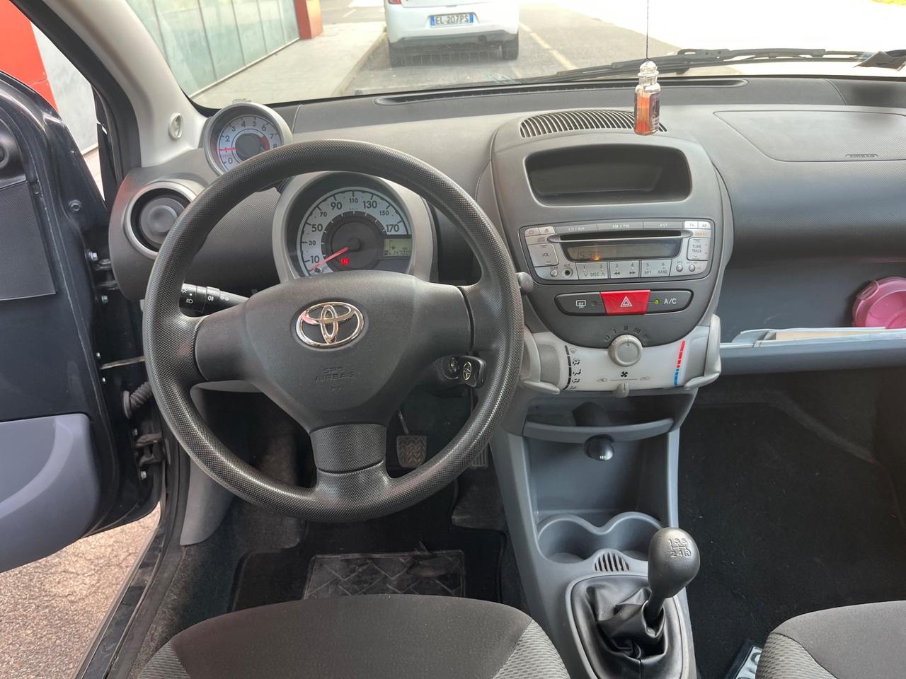 Toyota Aygo 1.0 12V VVT-i 5 porte ok neopatentati