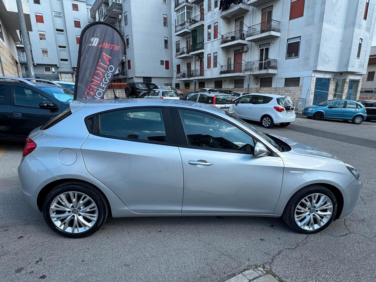 Alfa Romeo Giulietta 1.6 JTDm 120 CV Distinctive * Perfette Condizioni * Garantita 12 Mesi