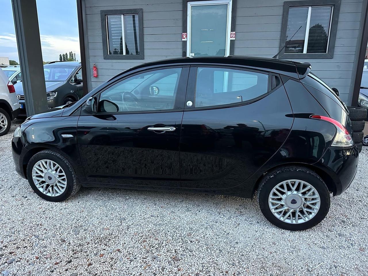 Lancia Ypsilon 1.2 69 CV 5 porte GPL Ecochic Gold